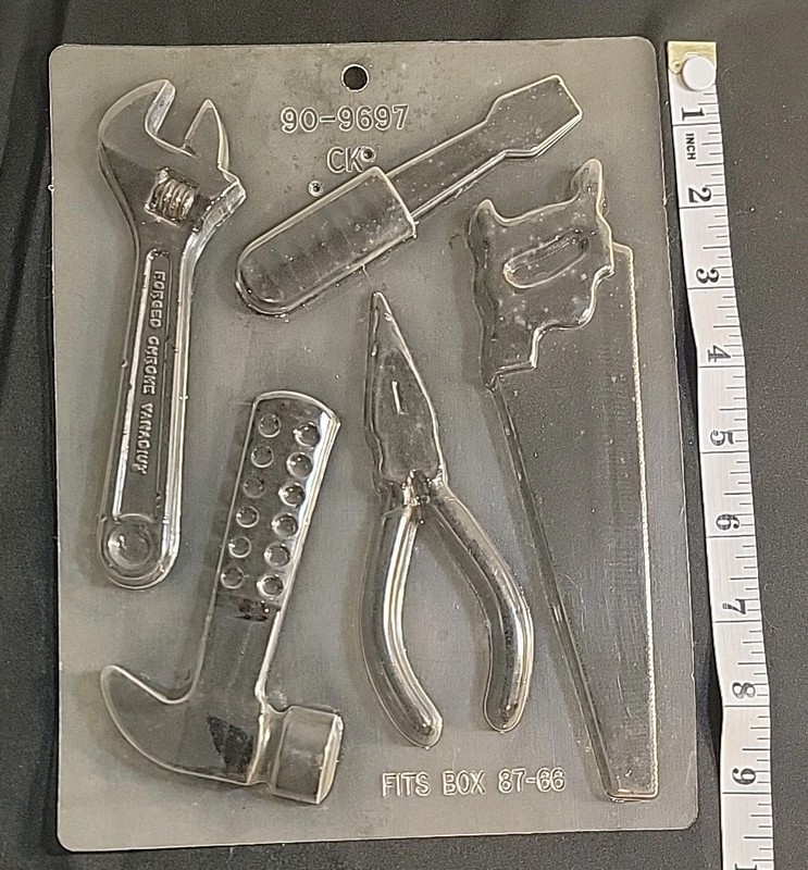 Fathers Day Dads Tools Saw Wrench Hammar Birthday Man Cave Chocolate Pieces Mold