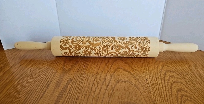 Embossed Springerle Wooden Rolling Pin Engraved Snow Flakes Plumes 17″ Long