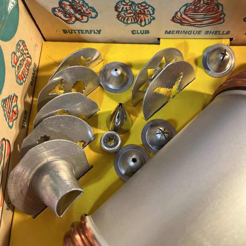 Vintage Mirro Cooky Pastry Kit Aluminum Box M-0358-23 Baking Tips Box Kitchen gallery