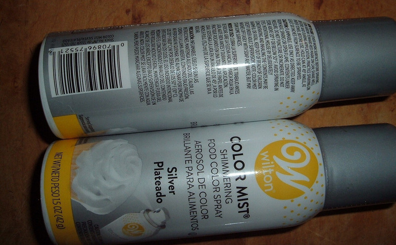 2 Ct Wilton 1.5 Oz SILVER Color Mist Food Color Spray For Cakes Cupcakes Cookies gallery