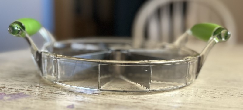 Vintage Lucite and Stainless Steel Handled Pie Cutter in Excellent Condition gallery