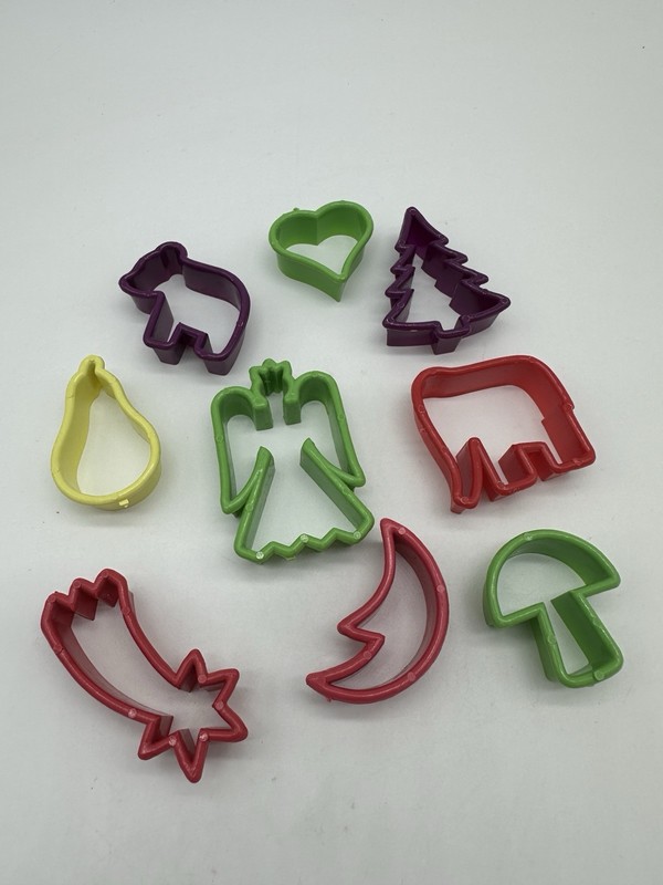 Colorful Mini Cookie Cutters Hard Plastic Angel Shooting Star Mushroom Moon Bear