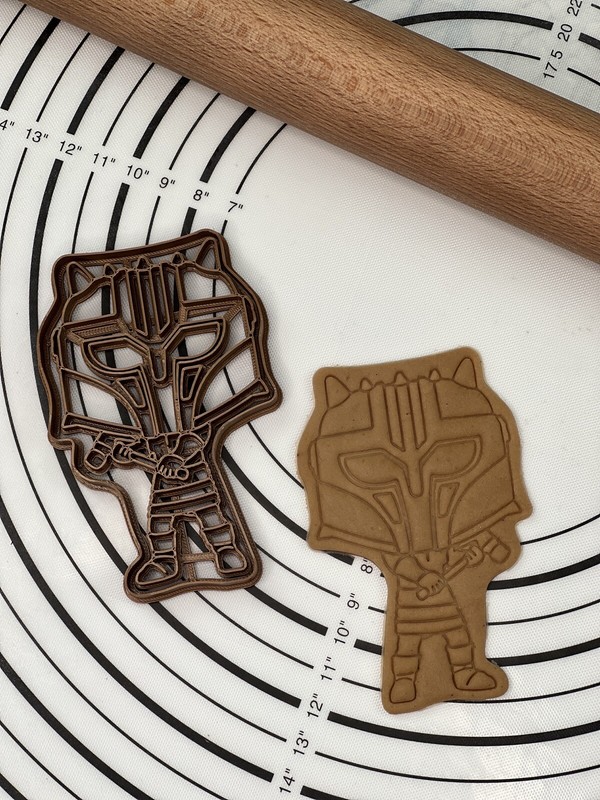 The Mandalorian – The Armorer Cookie Cutter & Mold Produced by 3D Kitchen Art