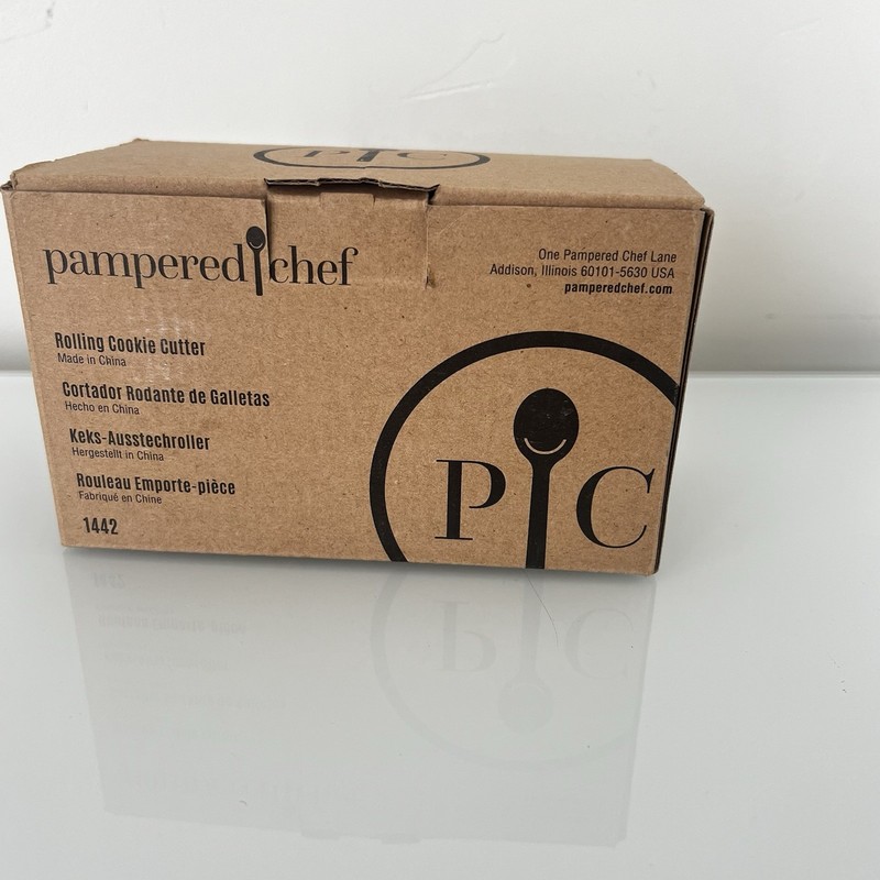 New Pampered Chef Rolling Cookie Cutter Round, Heart, Fluted Square Retired 1442 gallery