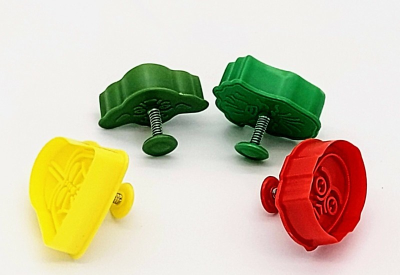 Set of 4 Star Wars Plunger Cookie Cutters + Stainless Steel Food Scraper Chopper gallery