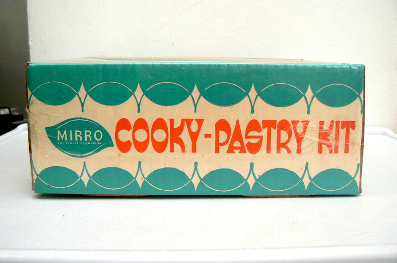 NOS Mirro Cooky-Pastry Kit Cookie Press Gun Sealed New In Box Aluminum M-0358-22 gallery