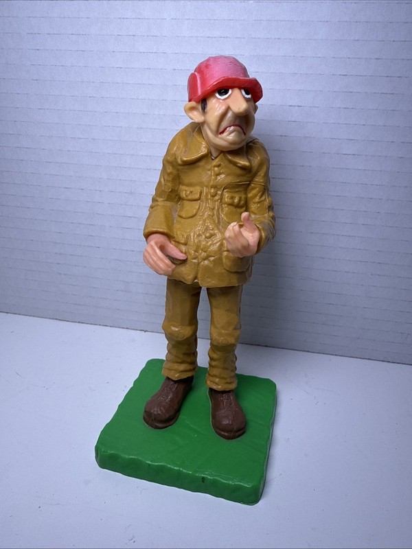 Vintage 1978 Wilton Hunter Figurine – 6” Red Cap Outdoorsman gallery