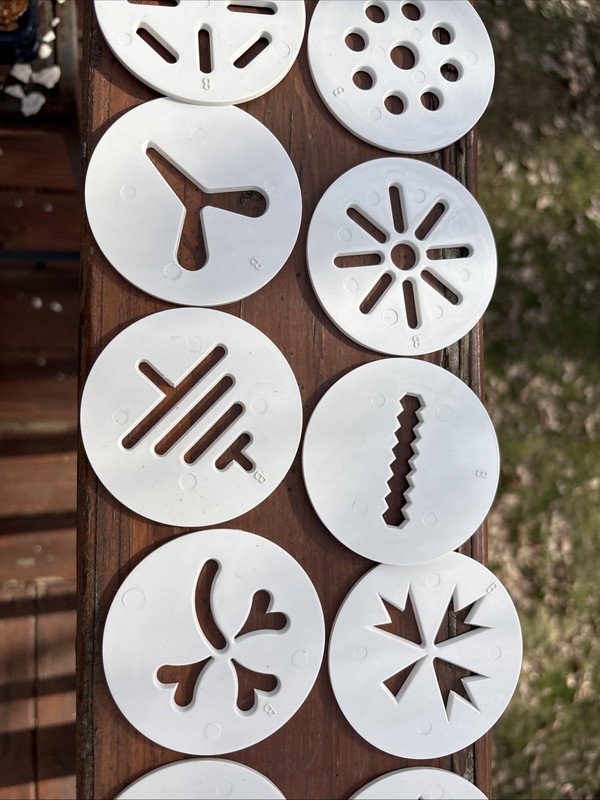 Pampered Chef Cookie Press #1525 Replacement Discs Set Of 15 Clean gallery