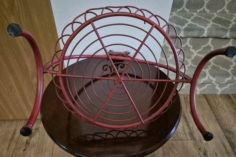 Vintage 1 Tier Metal Pie Cake Rack Stand Server 18”x12” Rooster Farmhouse Red gallery