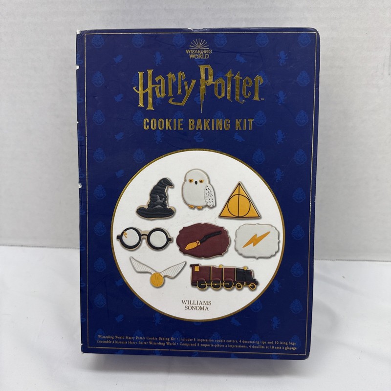 Harry Potter Williams Sonoma Cookie Baking Kit Cutters WIZARDING WORLD NIB