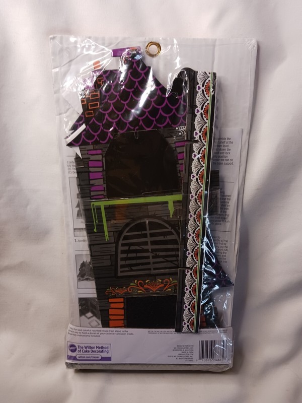 Wilton Haunted House Treat Stand Decoration For 12 Cupcakes Halloween gallery