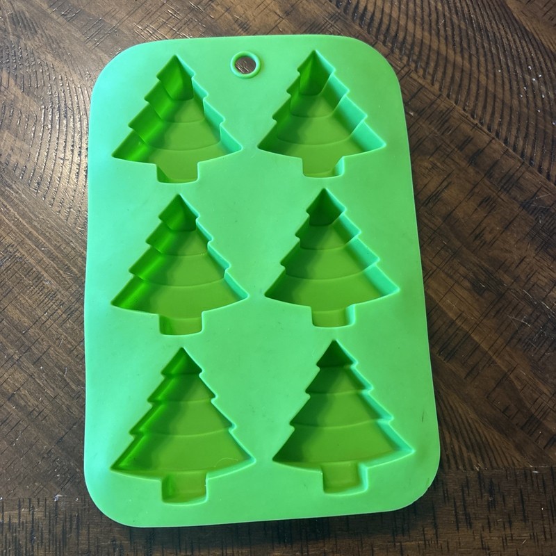 Set Of 4 Silicone Molds For Cakes & Jellos Gingerbread Men Snowmen & Trees New gallery
