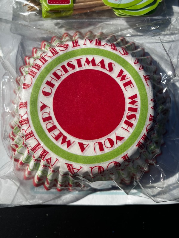 Sweet Creations, 24 Pack Christmas Cupcake Liner Papers and Toppers with Snowman gallery