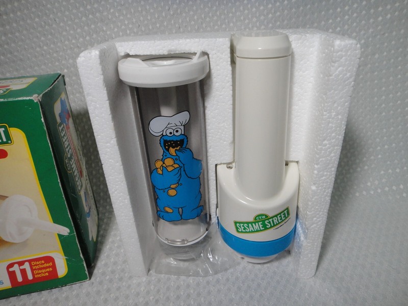 Vintage 1998 Hamilton Beach Sesame Street Cookie Monster Electric Cookie Press gallery