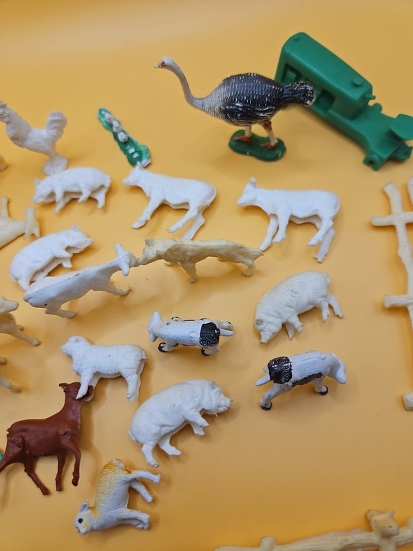 VTG Miniature 29 Plastic Farm Animals Fence Deer Tools Pigs Cake Toppers Cupcake gallery