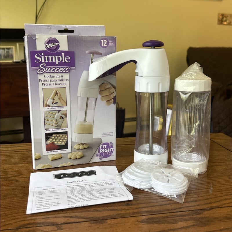 Wilton Simple Success Cookie Press 12 Disks EUC