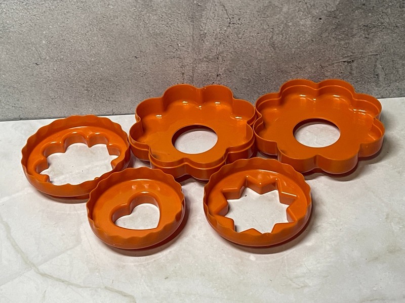 VTG Tupperware Nesting Cookie Cutters Set of 5 Orange Heart Star Flower gallery