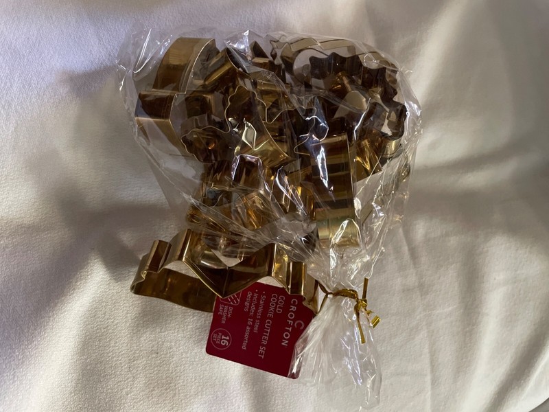 Gold Cookie Cutter Set Stainless Steel Includes 16 Assorted Designs Dishwashe