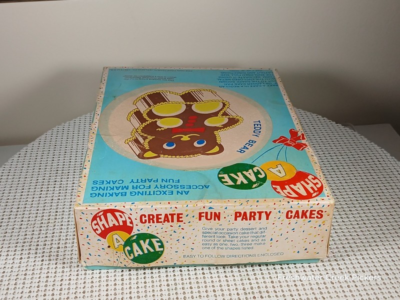 Circa 1960's - 1970's Fox Fun Craftsmen Shape A Cake Teddy Bear Cake Cutter gallery
