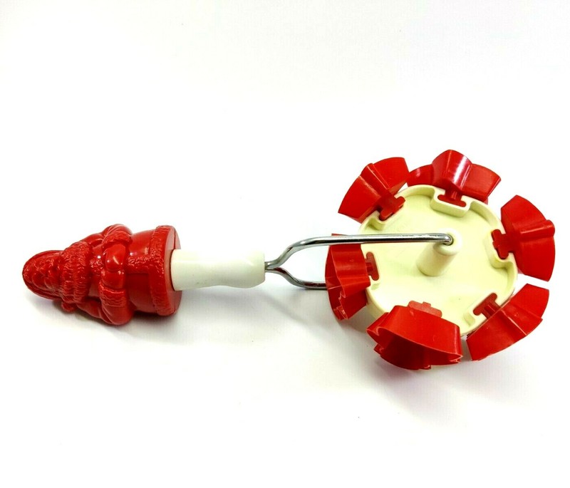 VTG Wilton Roll-Along Cookie Cutters 6 Christmas Holiday Designs 1992 gallery