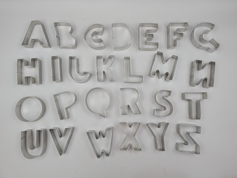 WILLIAMS-SONOMA ABC Cookie Cutters Kit with RETRO Red Metal Lunchbox Lot of 26 gallery
