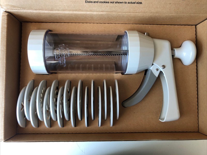 The Pampered Chef ~Cookie Press Set 16 Different Discs ~ #1525 gallery