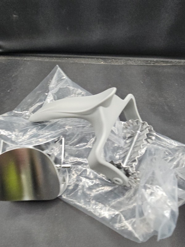 Pampered Chef Rolling Cookie Cutter #1442 Baking Handheld gallery