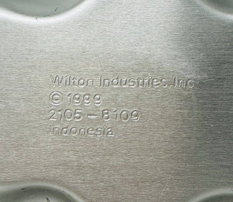WILTON Blossom FLower Cookie Pop Mold Treat Pan Aluminum 2105-8109 Vtg gallery