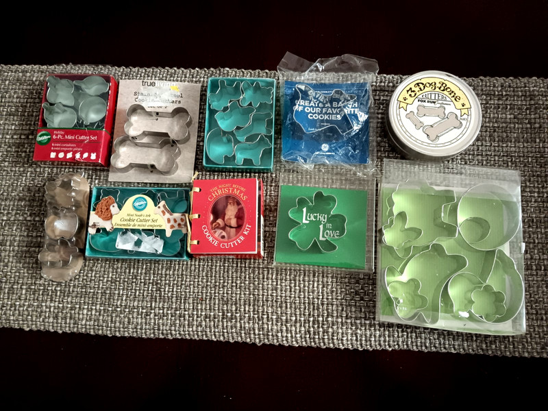 Lot 10 Packs of New Cookie Cutter Sets & Singles Shamrock Dog Bones Animals + gallery