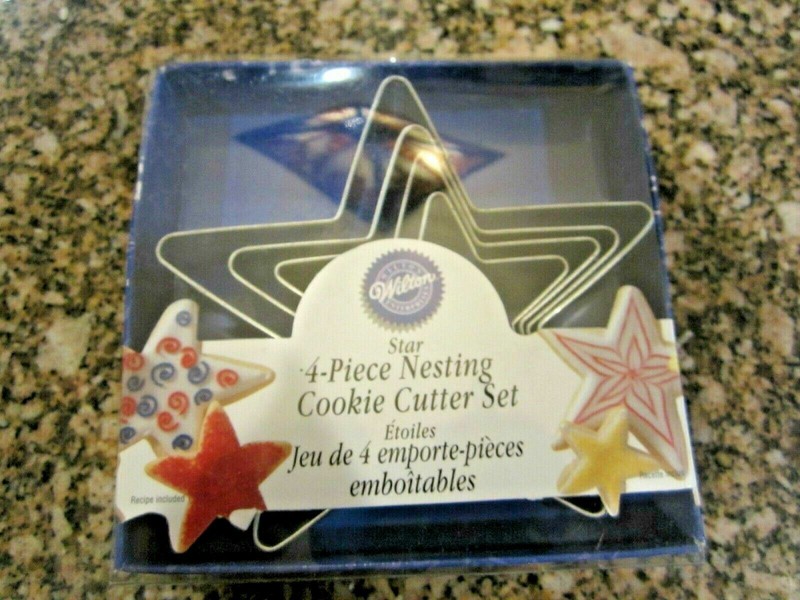 * Lot of Cookie Cutters Wilton~ANIMALS & CHRISTMAS + FOX RUN VALENTINE CUTTERS gallery