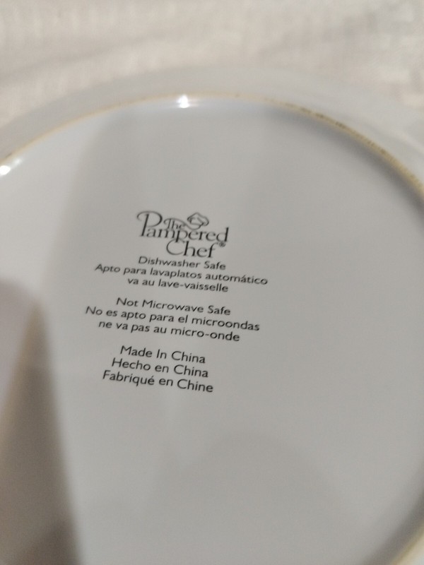The Pampered Chef 1996 Stars Christmas/Holiday 8" Dessert/Salad Plates (4) gallery