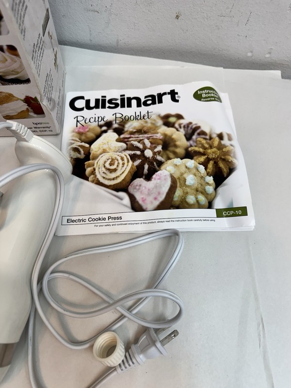 Cuisinart CCP-10 Electric Cookie Press Comes w/ 12 Discs & 8 Decorating Tips gallery