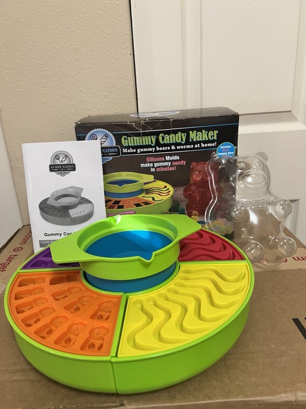 Gummy Candy Bear & Worm Sweets Homemade Gummy Molds w/ Giant Bear Mold gallery