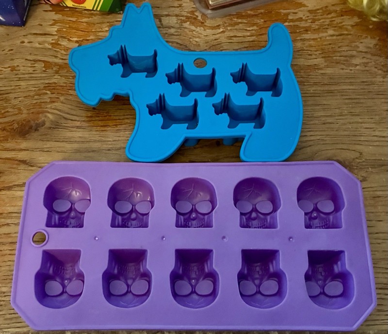 Silicone Molds Skeleton Face (10) Scottie Dogs (5) Candy, Ice, Cake Pops, Jello+