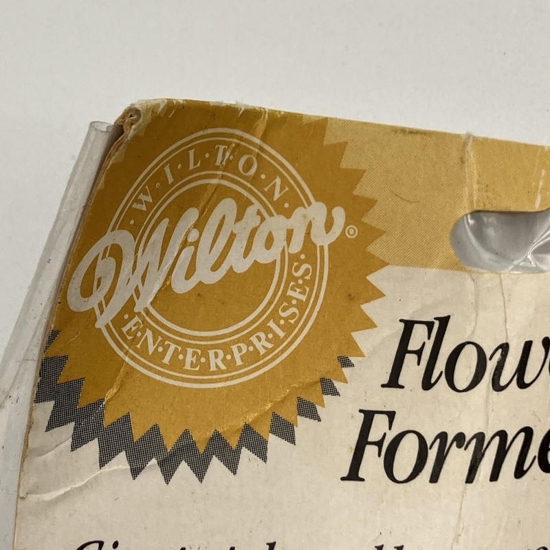 Vintage Wilton 9 Piece Flower Former Set 4179500 NEW gallery