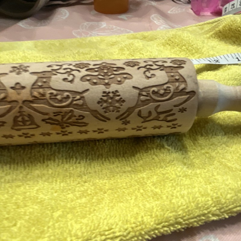 Christmas Embossing Wooden rolling pin never used, cottage deco, 14in, Beige gallery