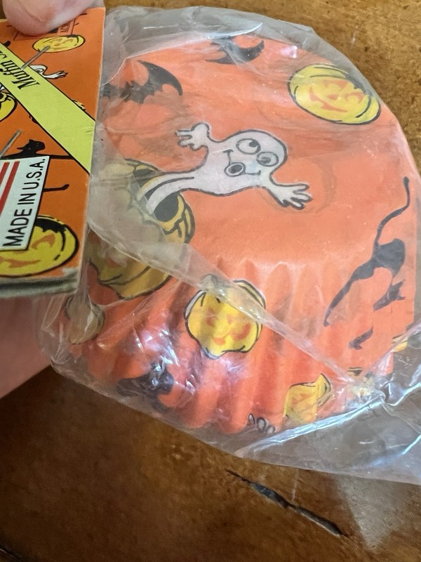 Vintage Halloween Cupcake Liners Baking Orange Ghosts ACME ( 50 in package ) gallery
