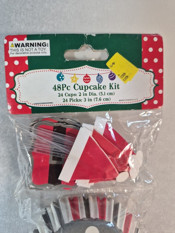 48 Piece Santa Cupcake Kit gallery