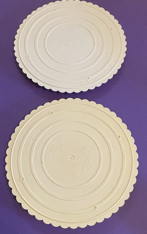 Wilton Decorator Preferred 12" Scalloped-Edge Separator Wedding Cake Plate gallery