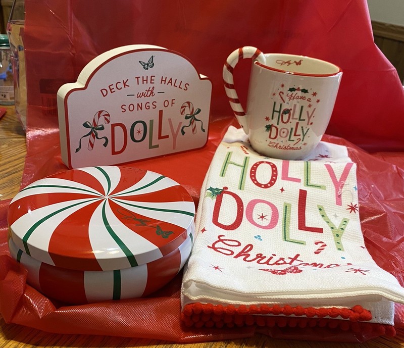 Dolly Parton Decor ‼️Limited Supply Bundle Of 4 .