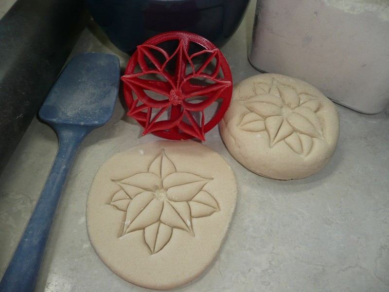POINSETTIA DESIGN PATTERN CONCHA CUTTER MEXICAN SWEET BREAD STAMP USA PR4597 gallery