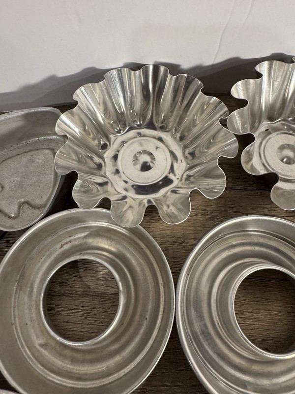 Lot 38 Vtg Mini Tins Jello Cake Molds Baking Pastry Heart Shell Bundt gallery