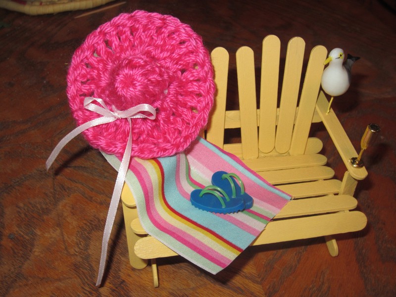 BEACH CHAIR LOVESEAT CAKE TOPPER - Sun Bonnet, Seagull, Flip Flops, Champagne gallery