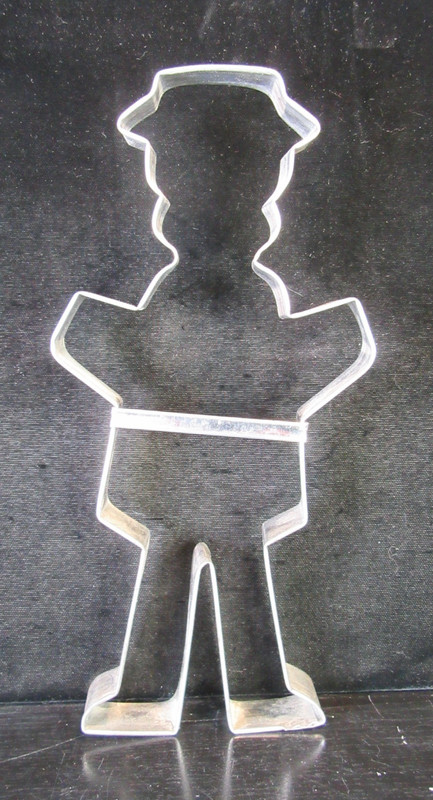 Large 4 3/4” X 9 3/4” Foose Marked Pilgrim Thanksgiving Cookie Pastry Cutter