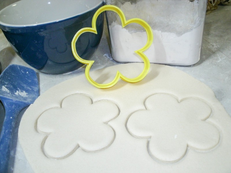 HONEY BEE HIVE HONEYCOMB SET OF 5 COOKIE CUTTERS MADE IN USA PR1984 gallery