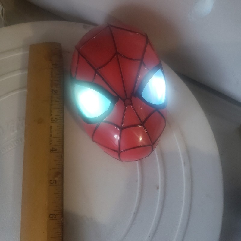 MARVEL SPIDERMAN LIGHT UP CAKE TOPPER -NIGHT LIGHT CLIP ON 5 X 3.25 in. gallery