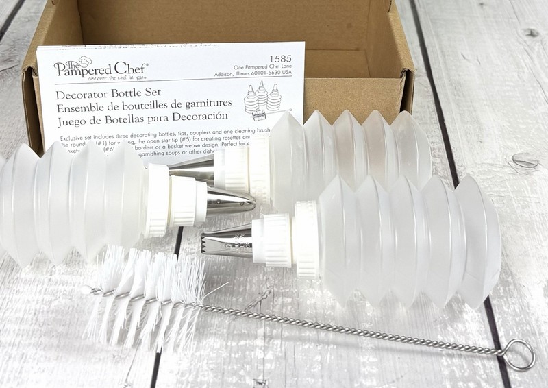 The Pampered Chef Decorator Bottle Set #1585 For Icing Cookie Cake With Box gallery
