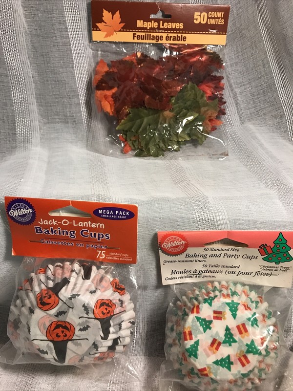 WILTON Baking & Party Cups 2 Pkgs + Faux Pkg Maple Leaf NEW Holiday Fall Season