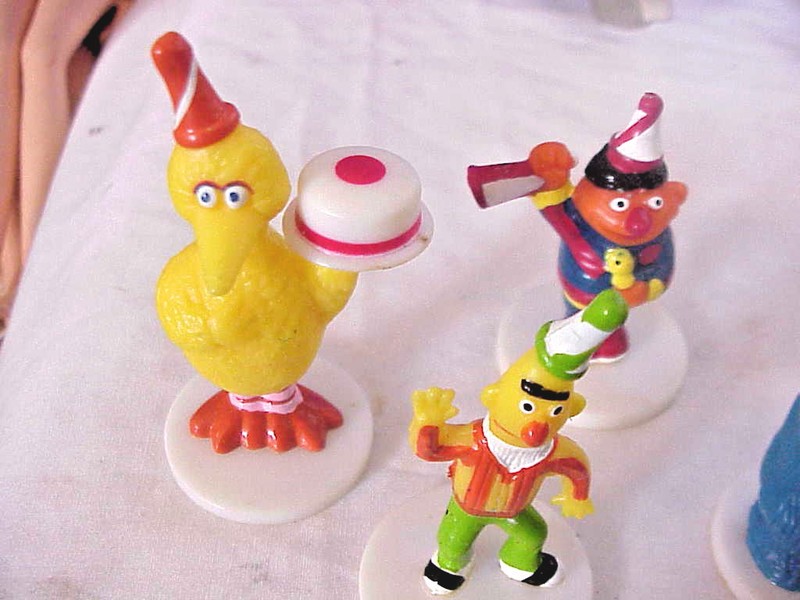 VTG. WILTON SESAME STREET CAKE TOPPERS BIG BIRD ELMO BERT ERNIE COOKIE MONSTER gallery