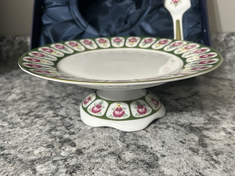 Vintage Sorrel English Rose cake platter set gallery